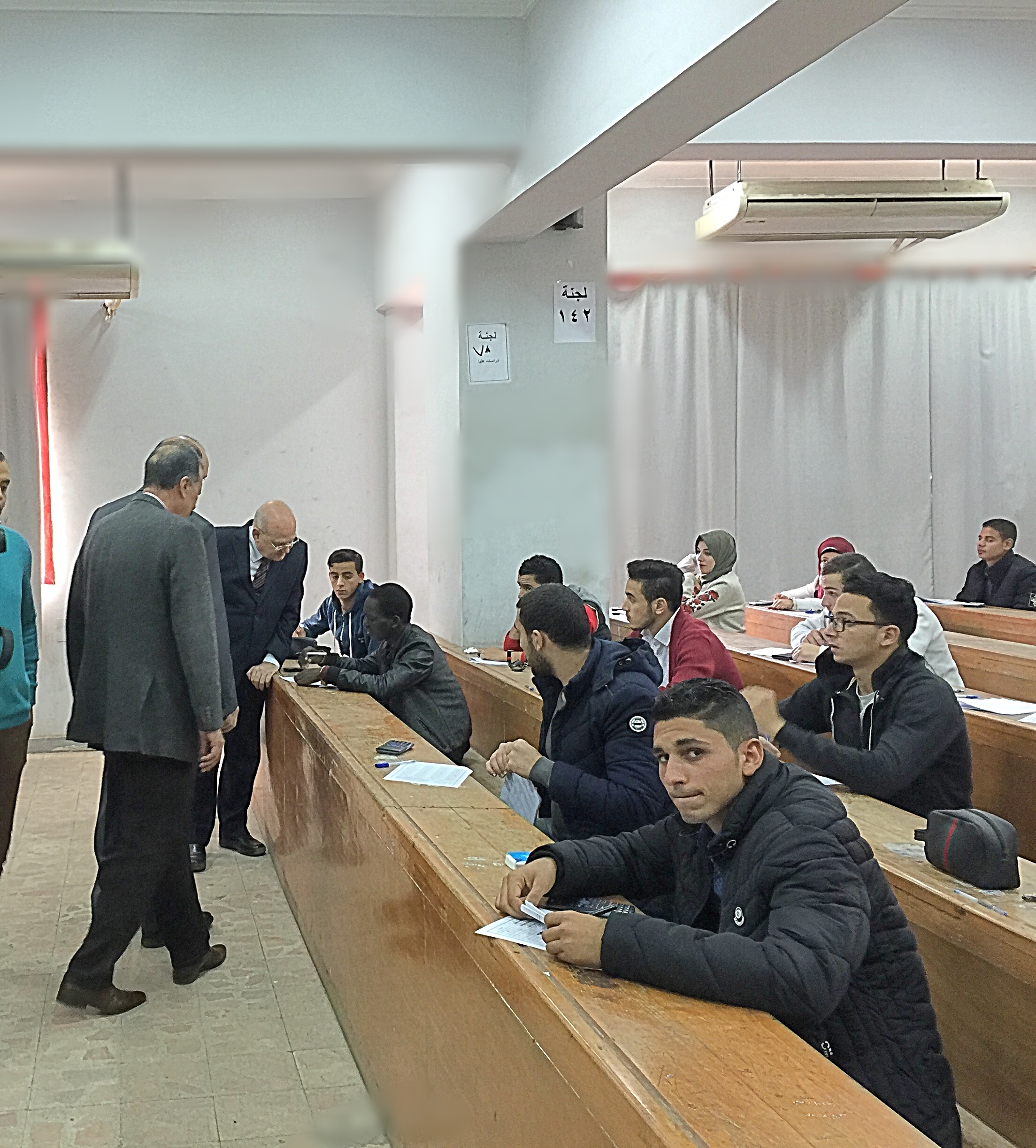 زيارة الاستاذ الدكتور / رئيس الجامعه و الاستاذ الدكتور /نائب رئيس الجامعه للشئون التعليم والطلاب للكليه