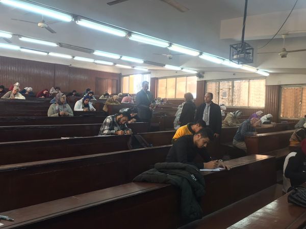 قطاع شؤون التعليم والطلاب| بداية الامتحانات النظرية بالكلية