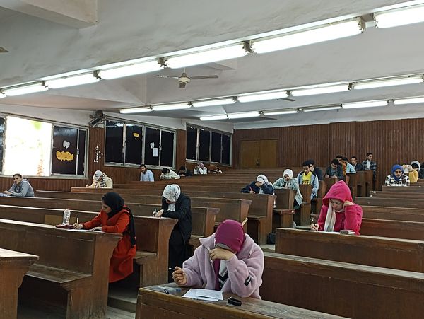انتهاء فعاليات الامتحانات النظرية بالمستوي الاول لشعبتي الكلية