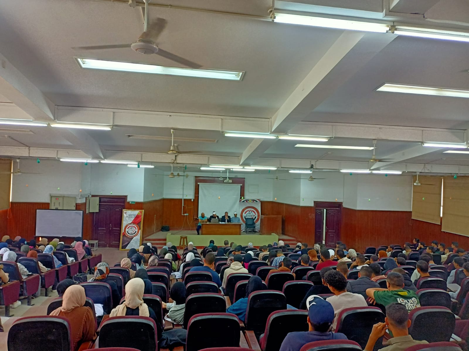 Holding an awareness seminar at the Faculty of Veterinary Medicine on Monday 11/4/2024, specifically for Al-Azhar Al-Sharif and the Drinking Water and Sanitation Company