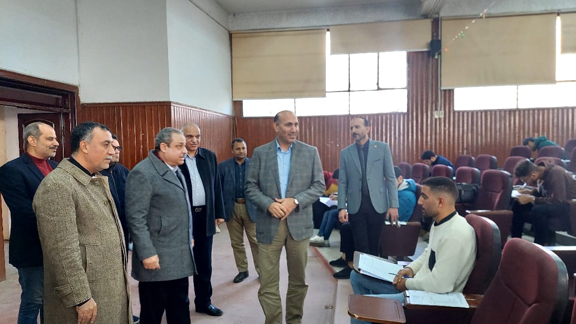 زيارة السيد الاستاذ الدكتور/هلال عفيفي نائب رئيس الجامعة لشئون التعليم والطلاب لتفقد سير الامتحانات بالكلية