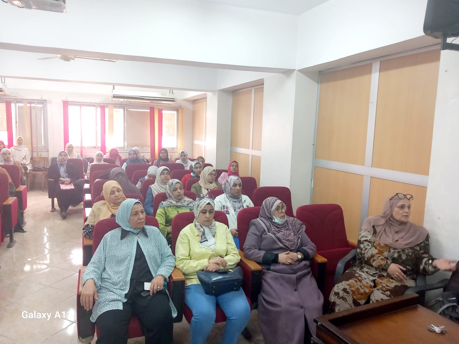Activities of the meeting of Her Excellency Prof. Dr. Nadia Mohamed Taha, Dean of the College, with the faculty members and their assistants on Sunday, May 4, 2025, coinciding with the start of practical and written exams and control work.