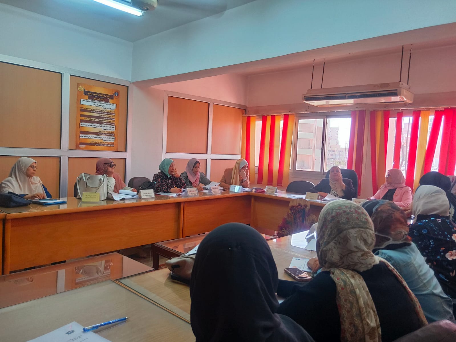 عقد جلسة لجنة السمينار الاحد الموافق ١ يونيو ٢٠٢٥ فى تمام الساعة الحادية عشر صباحا