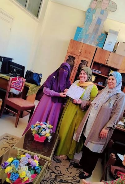 برعاية ا. د/ جملات مصطفي...مدير المعهد ، ا.م. د/ بثينة السيد... وكيل المعهد تم تكريم مسؤل وحدة الارشاد الاكاديمي بالمعهد "د. فاطمه عبدالحكيم" تقديرا لجهودها وتفانيها في العمل هذا العام.