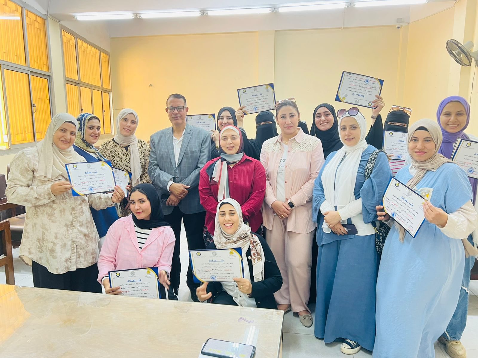 🌹وحدة التدريب والاستشارات الفنية بكلية التربية للطفولة المبكرة تنظم فعاليات اليوم الختامى لدورة إعداد معلمة منهج منتسورى لمعلمات رياض الاطفال وتسليم الشهادات  للمتدربين 🌹.