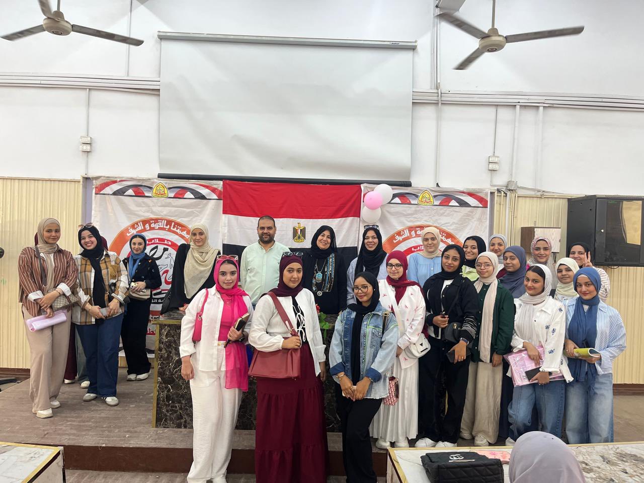 🌹ندوة علمية عن التنمية البشرية من فعاليات اليوم الخامس ببرنامج استقبال الطلاب الجدد بكلية التربية للطفولة المبكرة للعام الجامعي الجديد٢٠٢٥/ ٢٠٢٦م