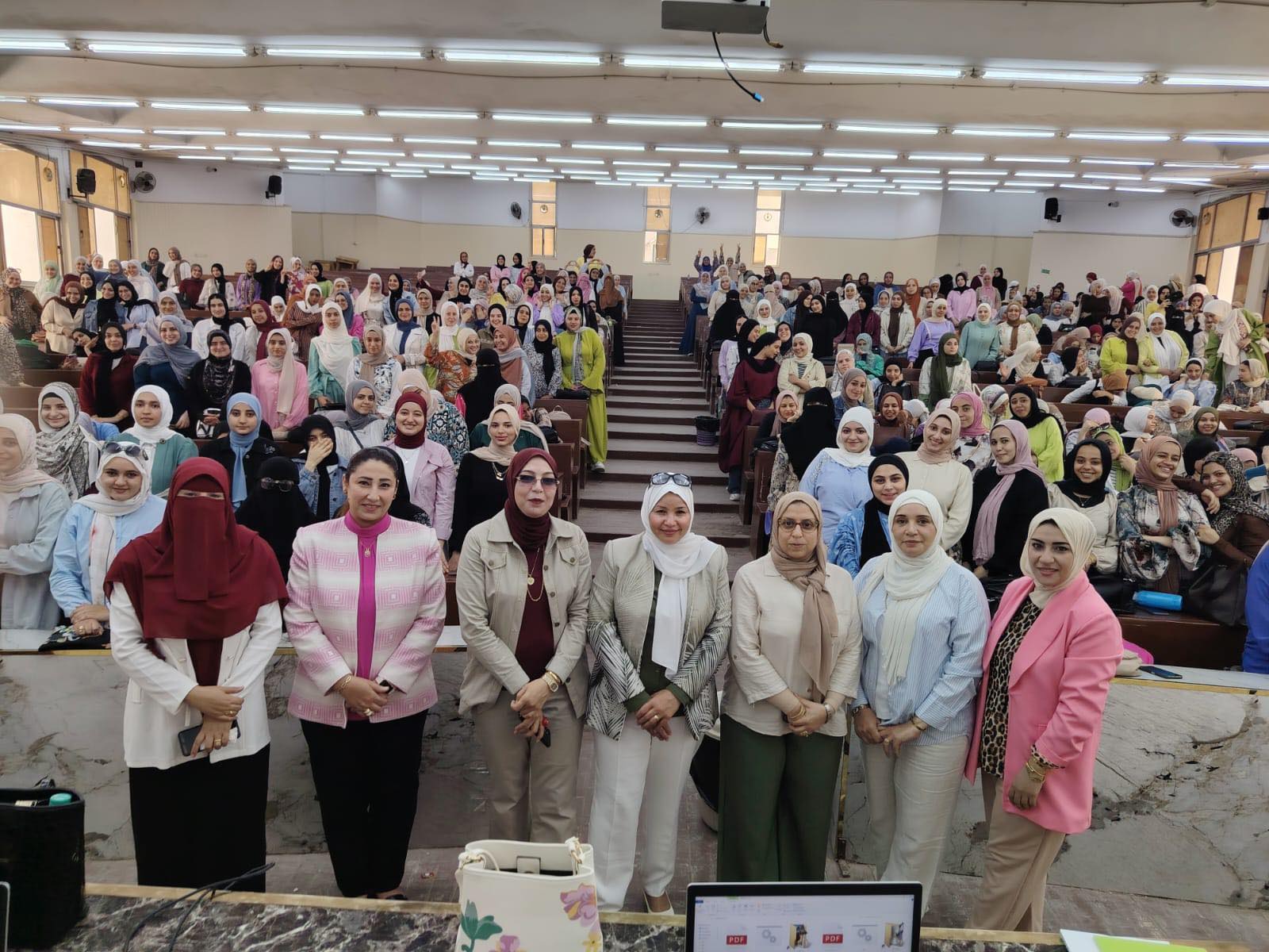 🌹مكتب التربية العملية ينظم ورشة عمل بعنوان ( الإستعداد للتربية العملية والمنهج الجديد )🌹