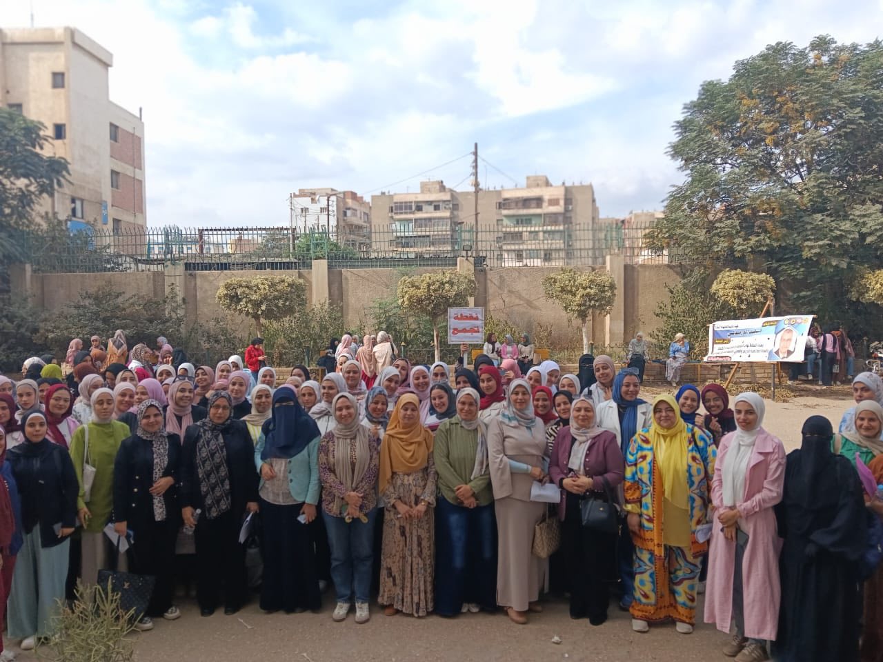 "وحدة ادارة الأزمات والكوارث بكلية التربية للطفولة المبكرة تنظم ورشة عمل بعنوان " اجراء خطة الاخلاء وكيفية استخدام طفاية الحريق "