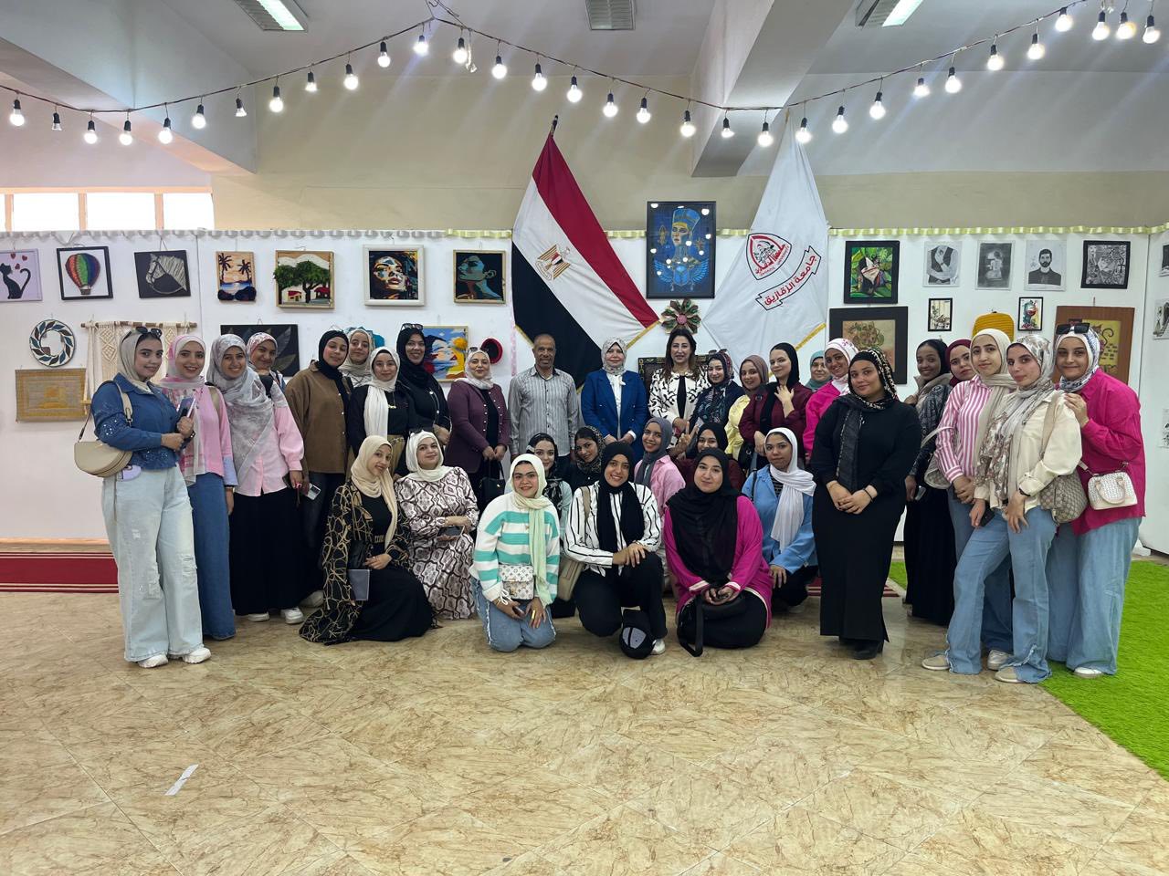 🌹مشاركة وزيارة وفد كلية التربية للطفولة المبكرة اليوم للمعرض الفني للفنون التشكيلية بالجامعة"🌹