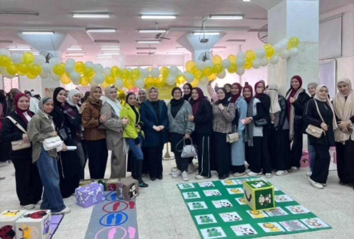 جانب من الألعاب الحركية لمقرر Play ground لطالبات الفرقة الرابعة برنامج معلم رياض الأطفال باللغة الإنجليزية