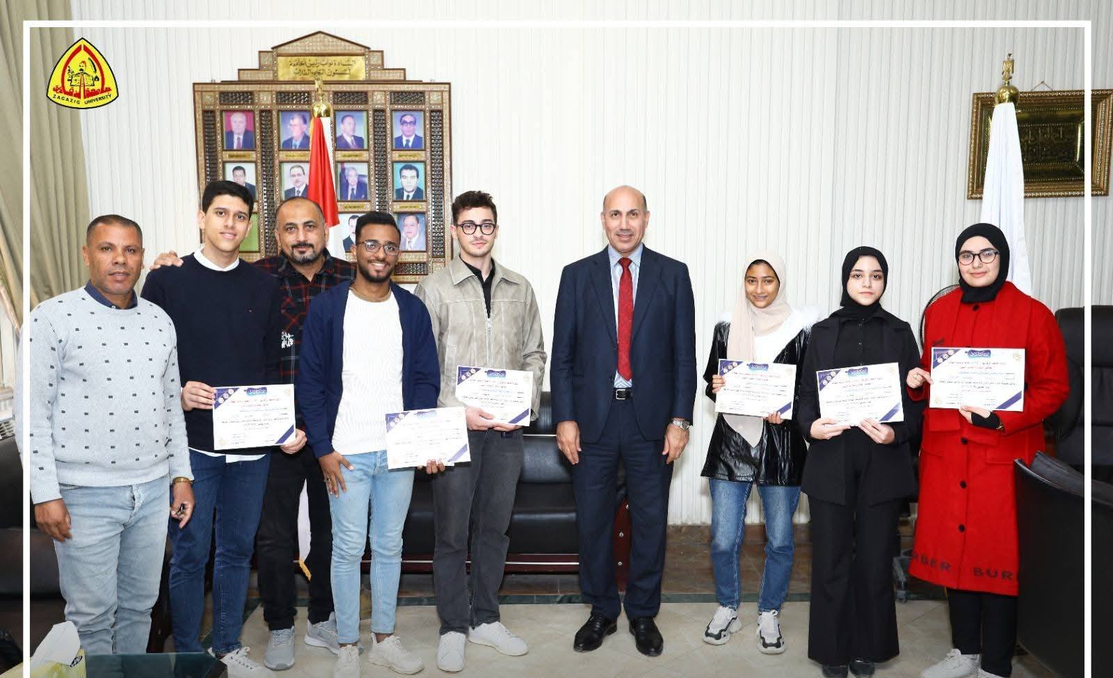 عميد كلية الحقوق تهنئ طالبات الكلية لتحقيقهن مراكز متقدمة على مستوى جامعة الزقازيق