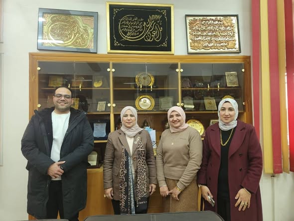 استقبلت معالي الأستاذة الدكتورة حنان محمد ترك - عميد الكلية بمكتب سيادتها يوم الإثنين الموافق ١٢ يناير ٢٠٢٦ الأستاذ الدكتور / أحمد هاني عبد الهادي عميد المعهد الفني الصحي بالزقازيق والوفد المرافق لسيادته