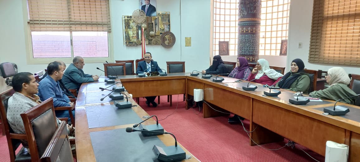 حرصًا على انتظام صرف المستحقات المالية.. عميد كلية التربية النوعية بجامعة الزقازيق يعقد اجتماعًا تنسيقيًا مع الإدارات المالية .