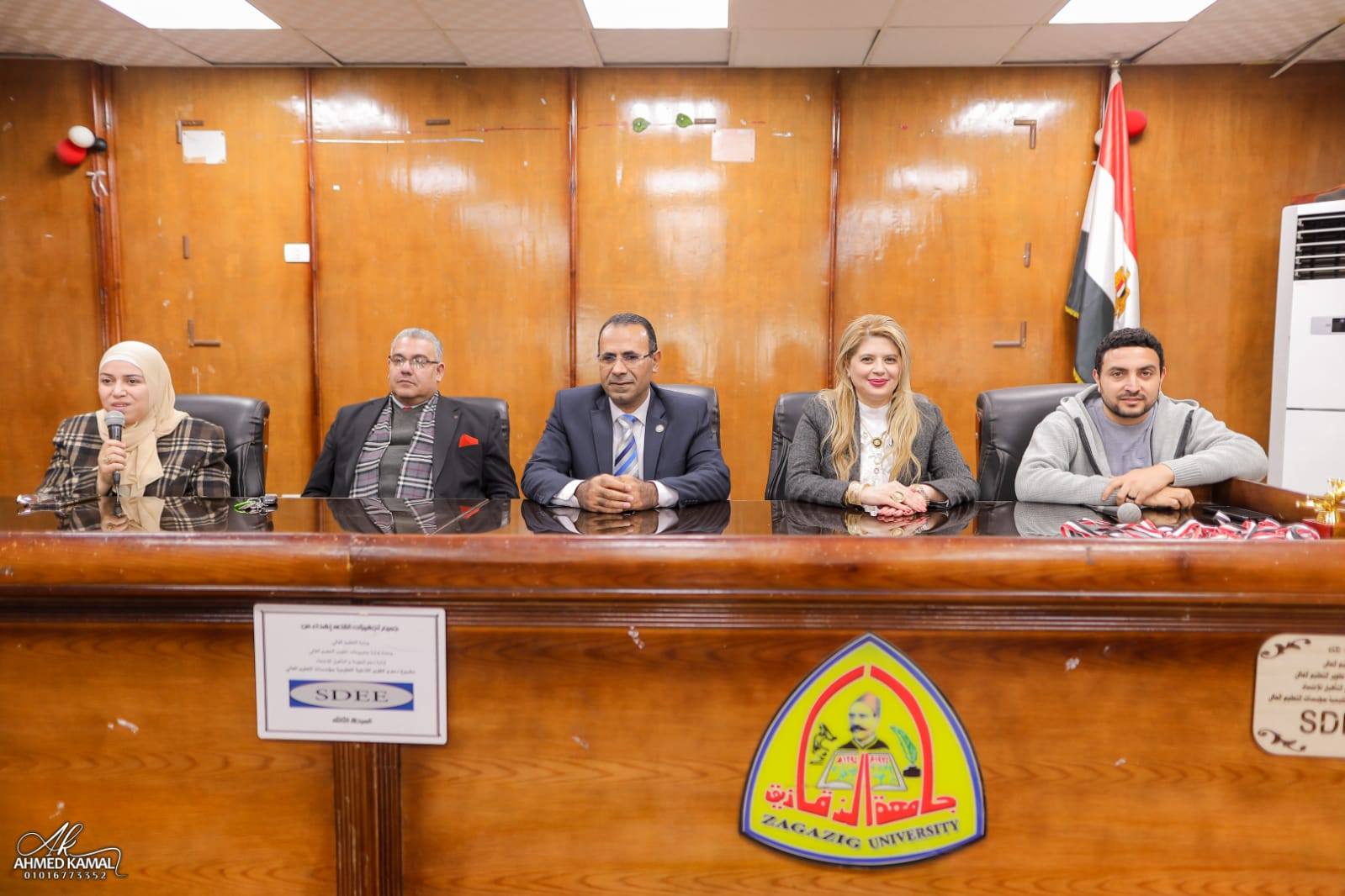 كلية التربية النوعية بجامعة الزقازيق تكرّم طلابها المتميزين في الأنشطة الطلابية تقديرًا لإنجازاتهم .