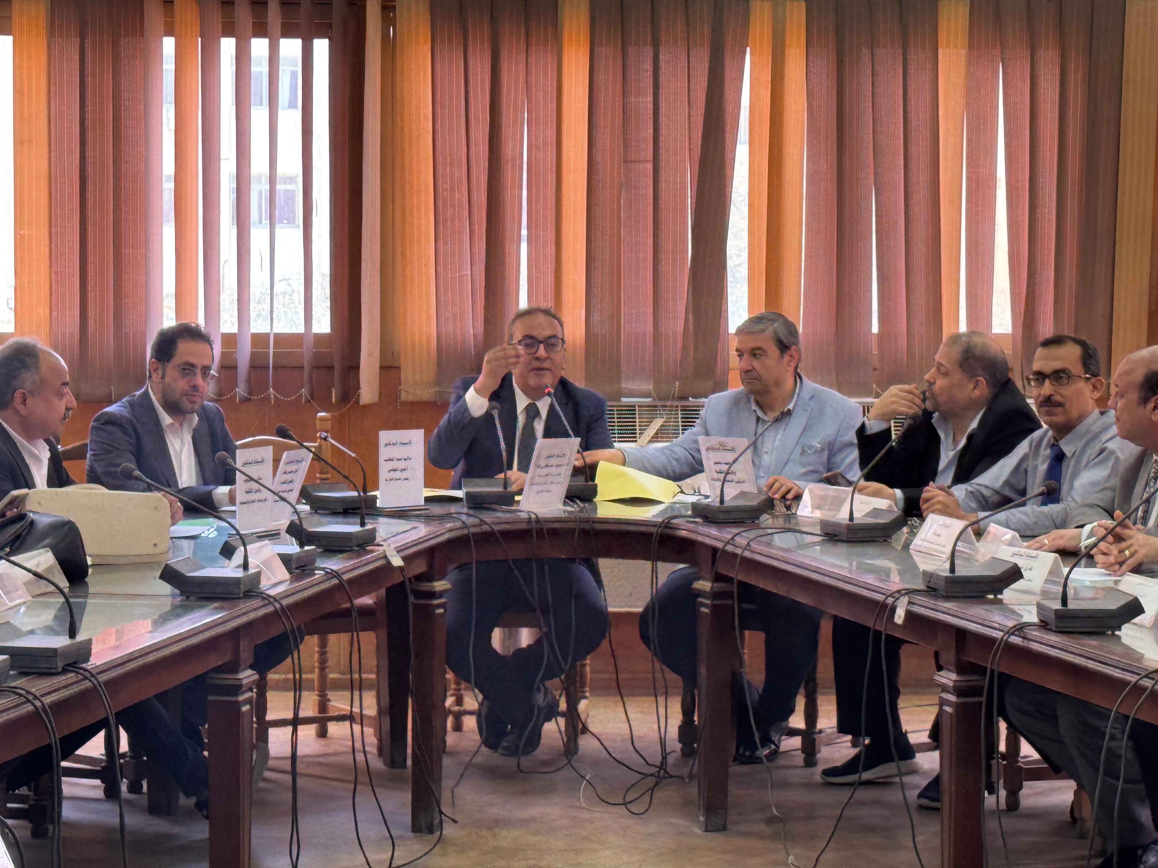 انعقاد مجلس إدارة مستشفيات جامعة الزقازيق لشهر إبريل 2026، اليوم الثلاثاء الموافق 21-4-2026،