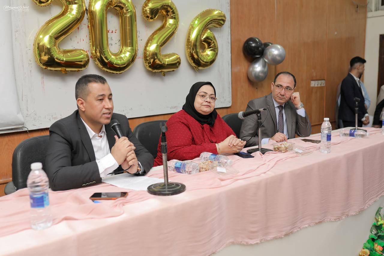 مناقشة بحوث مشروعات التخرج لبرنامج المساحة والخرائط ونظم المعلومات الجغرافية و قسم الجغرافيا