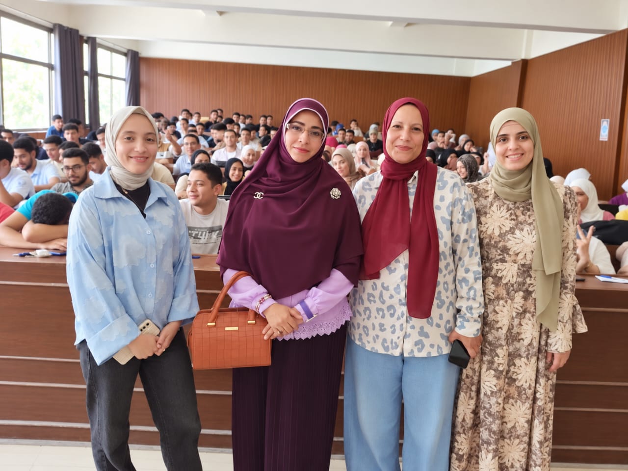 في إطار استمرار  وتواصل فعاليات برنامج الامتياز  لطلاب المعهد الفني للتمريض – جامعة الزقازيق، تم  يوم  الموافق 8/9/2026  مواصلة و تنفيذ الفعاليات التدريبية للبرنامج التوجيهى لليوم الثالث وبحضور الجروب (2 )  من طلاب المعهد للامتياز