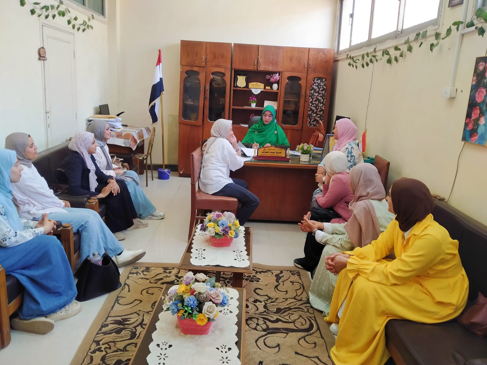 عقد الأستاذ الدكتور / صباح عبده هجرس، مدير المعهد الفني للتمريض بجامعة الزقازيق، سلسلة من الاجتماعات التنسيقية الهامة وبحضور السادة منسقى المقررات الدراسية وأعضاء هيئة التدريس بالمعهد